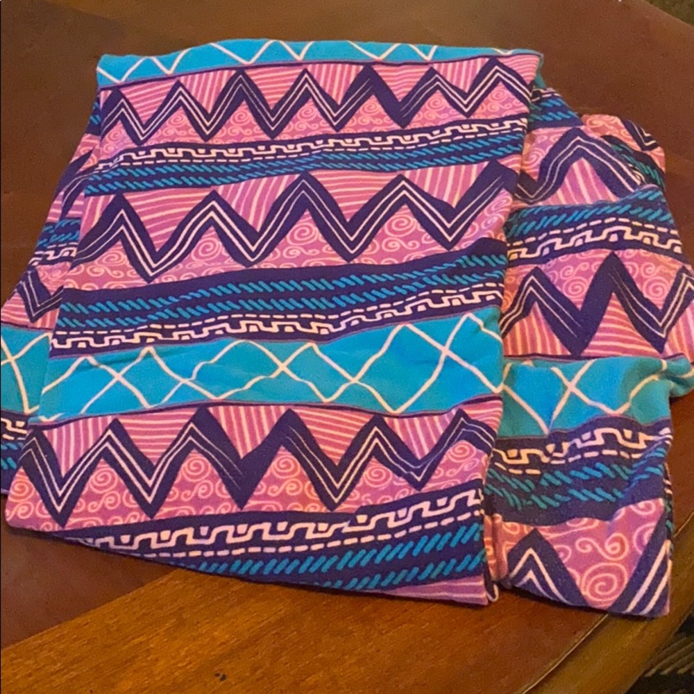 LuLaRoe tall and curvy leggings